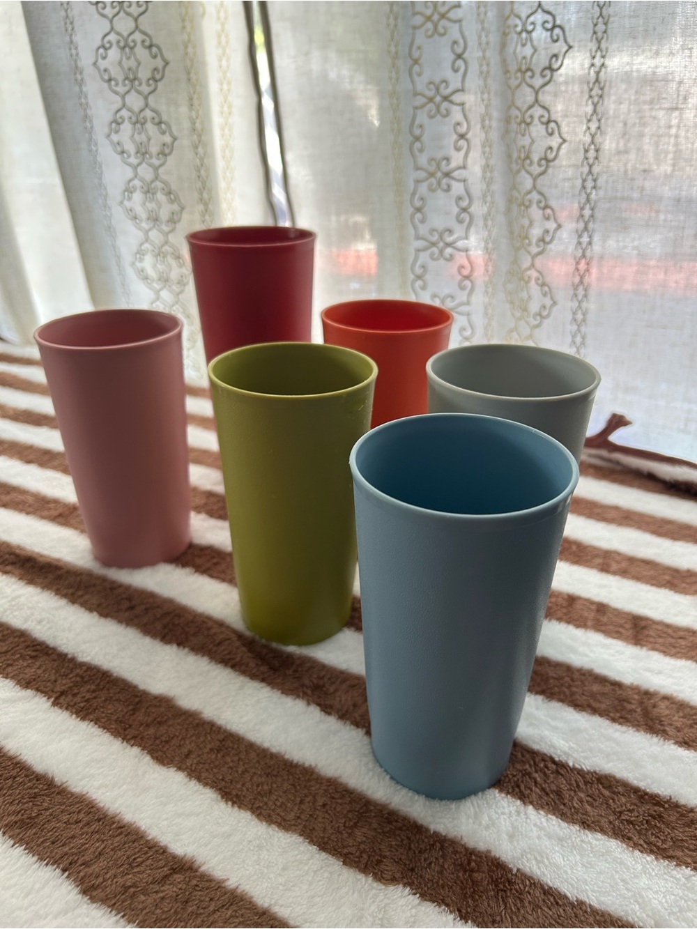 Colorful Vintage Tupperware plastic cups - Set of 6